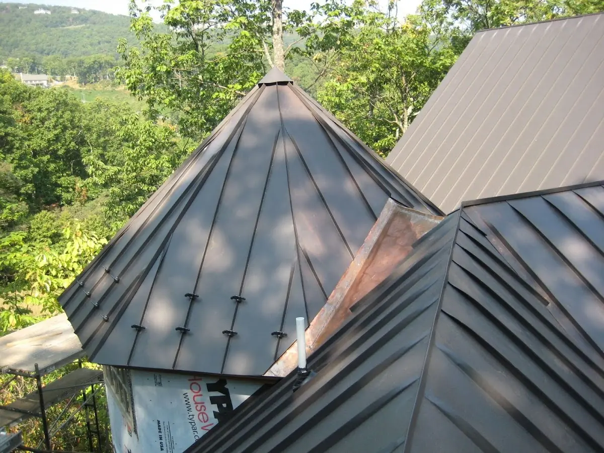 Professional Roof Tarp Installation by Craftsman Roofing in Cresthaven